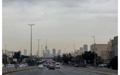 حالة الطقس: توقعات بأمطار متفرقة وضباب حتى صباح السبت