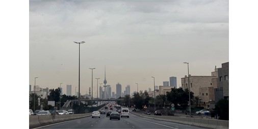 حالة الطقس: توقعات بأمطار متفرقة وضباب حتى صباح السبت