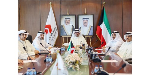 زيارة وزير الدفاع لهيئة الطيران المدني تعزز نظام النقل الجوي في البلاد