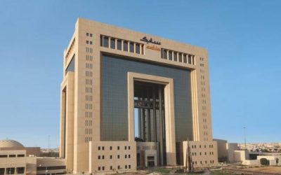 سابك تخسر 5.2 مليارات ريال في النصف الأول مع استمرار توزيع الأرباح للمساهمين.