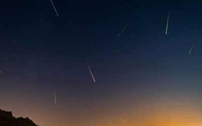 سماء الأردن تحتفي بزخات شهب البرشاويات المبهرة