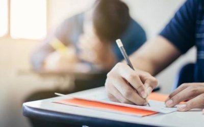 طلبة التوجيهي يختتمون امتحاناتهم الوزارية لأول مرة