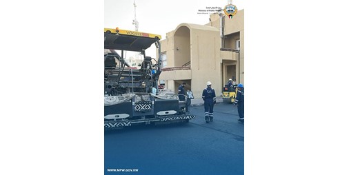 فرق الأشغال تواصل جهودها لتحديث البنية التحتية للطرق في عدة مناطق