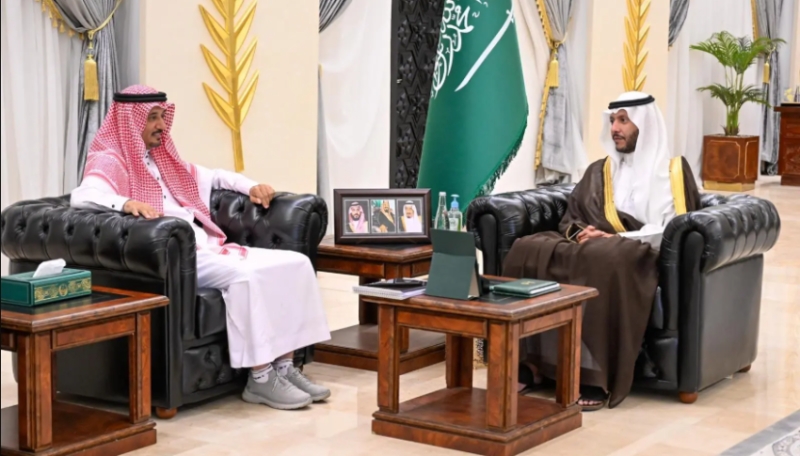 محافظ الطائف يجتمع برئيس جمعية آفاق لعلوم الفلك