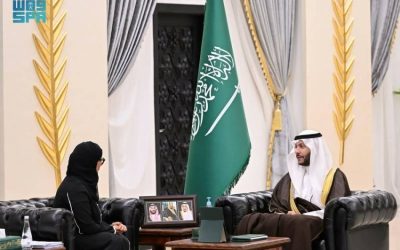 محافظ الطائف يستعرض برامج وأنشطة جمعية مراكز الأحياء