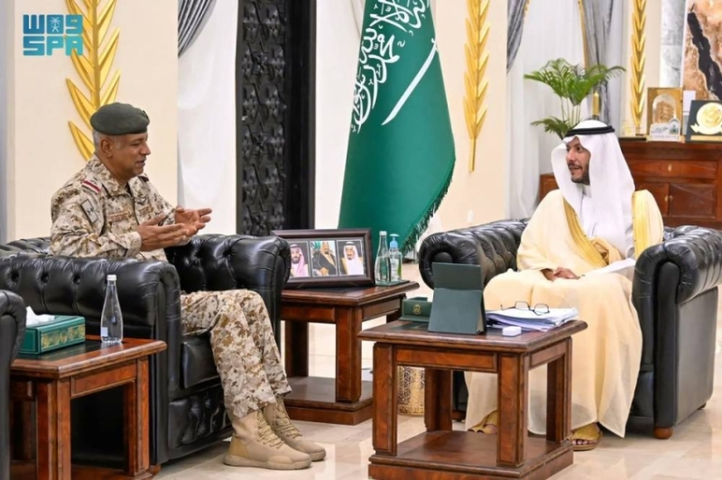 محافظ الطائف يستقبل اللواء الشيبة بمناسبة انتهاء فترة عمله