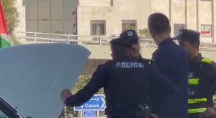نشامى الأمن العام يهتمون بمساعدة المواطنين وسط موجة حر استثنائية