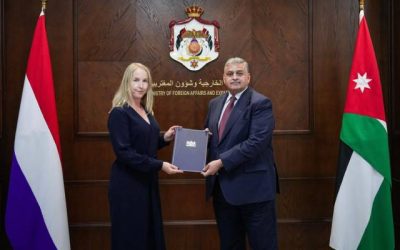 وزارة الخارجية تستقبل سفراء جدد  
استلام أوراق اعتماد سفراء في وزارة الخارجية  
سفراء جدد يقدمون أوراق اعتمادهم للخارجية  
تسلّم أوراق اعتمادات عدد من السفراء في وزارة الخارجية