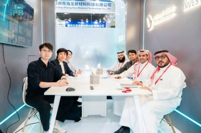 وزارة الصناعة تشارك في المعرض العالمي لصناعة البطاريات وتخزين الطاقة المقام في الصين