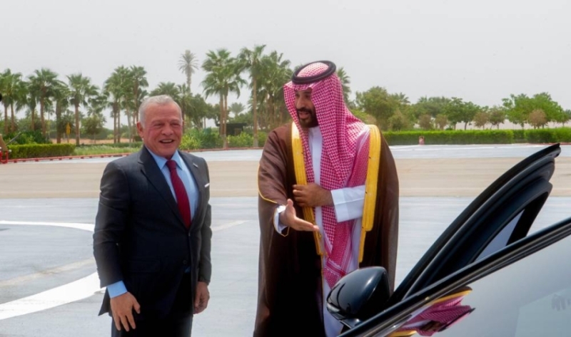 وصول ملك الأردن إلى نيوم واستقبال ولي العهد له