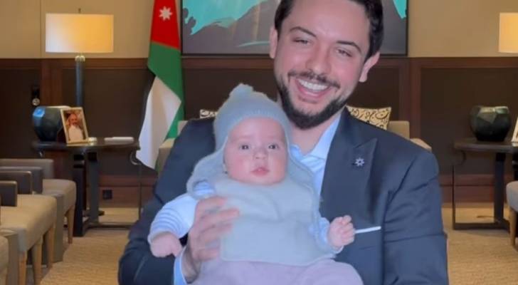 ولي العهد يحتفل بعيد ميلاد الأميرة إيمان الأول ويقول: يا رب احفظها لي