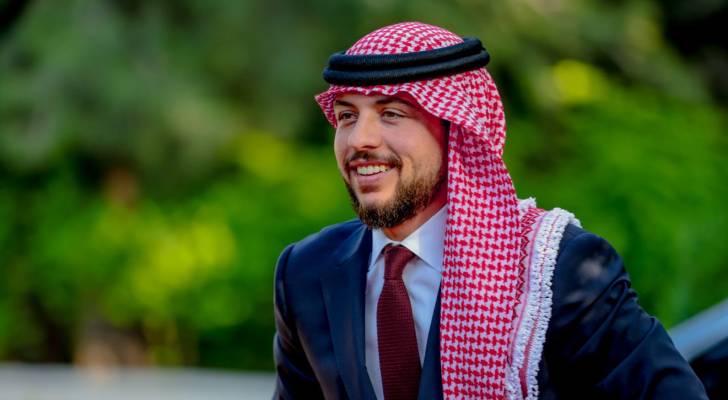 ولي العهد يشارك في صلاة الجمعة بمسجد الملك الحسين بن طلال في عمان