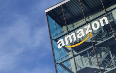 أمازون توقف تنفيذ خطط توصيل الطلبات بواسطة الطائرات المسيّرة في الأراضي الإيطالية.