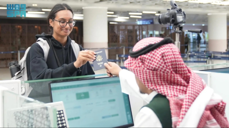 إجراءات سفر السياح من جزيرة سقطرى تكتمل بنجاح