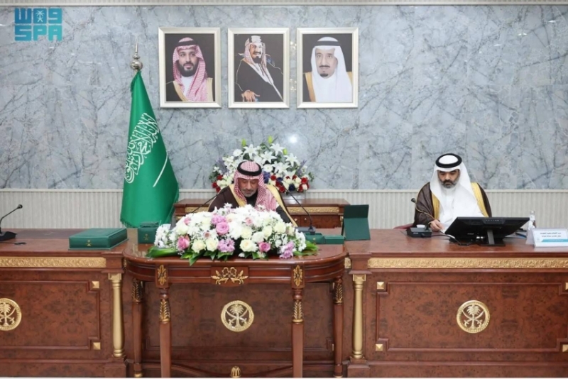 اجتمع أمير نجران مع وزير الاتصالات لمتابعة التقدم في المؤشرات الرقمية والتقنية بالمنطقة.