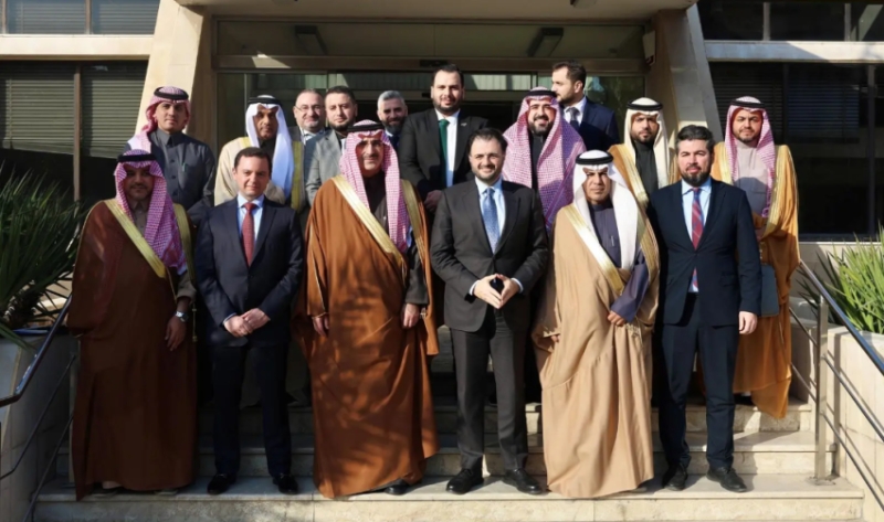 المرشد يجتمع بوزراء الطاقة والاتصالات والطوارئ وإدارة الكوارث في سوريا