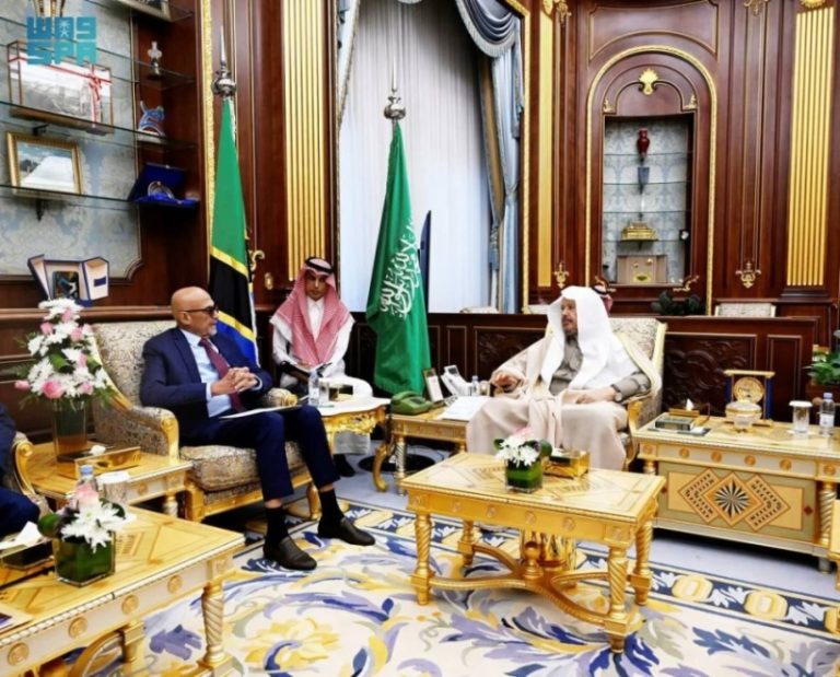 جلسة مباحثات لرئيس مجلس الشورى مع رئيس برلمان تنزانيا توثق العلاقات الثنائية