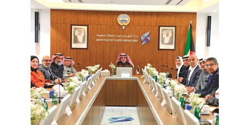 وزير الكهرباء يناقش تطورات مشروع الزور الشمالية مع شركة التحالف الخليجي للمياه